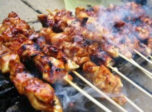 membakar-sate-lebih-praktis-dengan-panggangan-sate-berkualitas